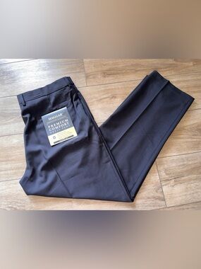 NWT Haggar Premium Comfort Dress Pants Men's 36x30 4-Way Stretch Dark Gray New